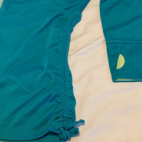 AVIA Athletic Top in medium Green with yellow accent. Size XXL, fits like XL - Picture 6 of 8